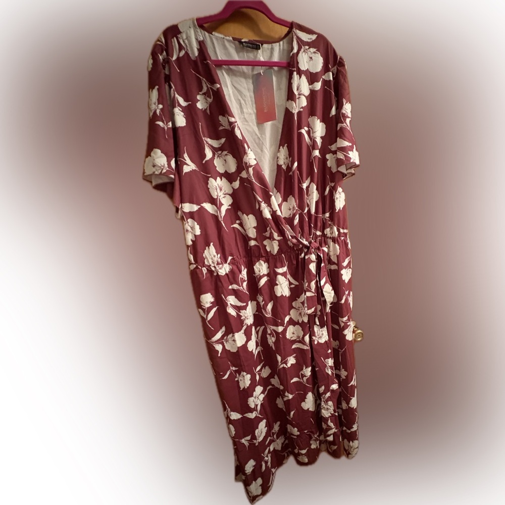 BloomChic Burgundy and White Floral Dress